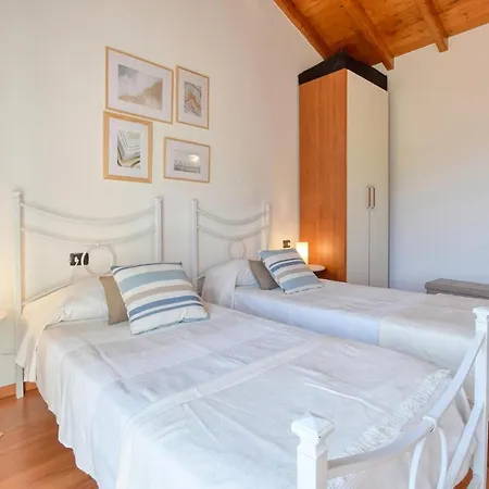 2 Bedroom In Moneglia