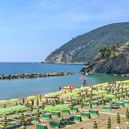 2 Bedroom In Semesterbostad Moneglia