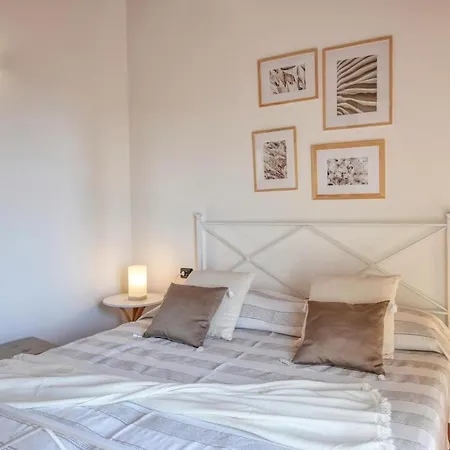 2 Bedroom Nice Home In San Saturnino-Moneglia *